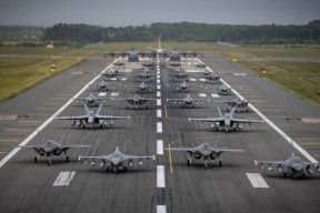 米兰体育APP-欧洲杯变阵佳兵：战术多变，令人期待！，欧洲杯s