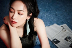 Milan Sports-弗朗索瓦·霍尔茨豪伊泽：南非队的后场核心，精准传球助力锋线破门