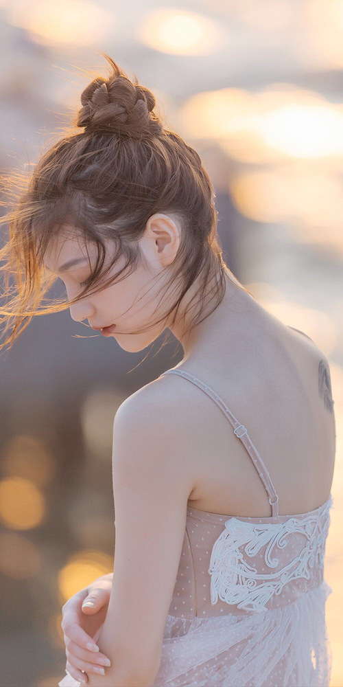 “短柄墙球：高新区全民健身馆上演反转剧，战术和快速反应成比赛关键”