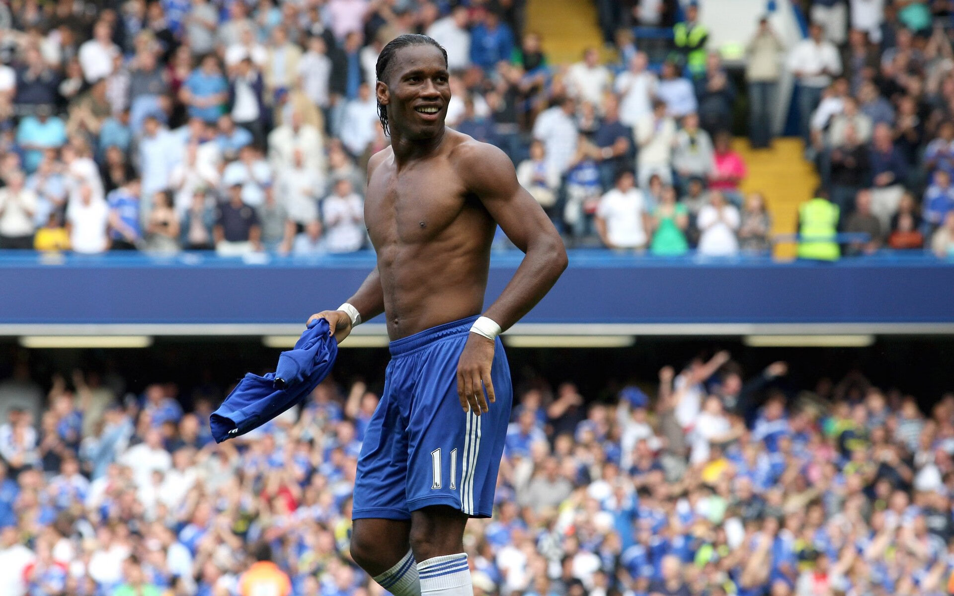 明星运动员公益足球赛促进社区融合,足球公益事业