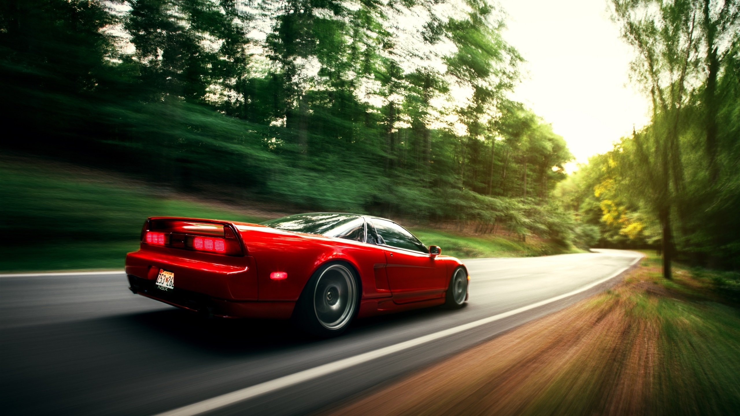 锋线压迫点设置是否决定中场高位接应成功率，锋线组合