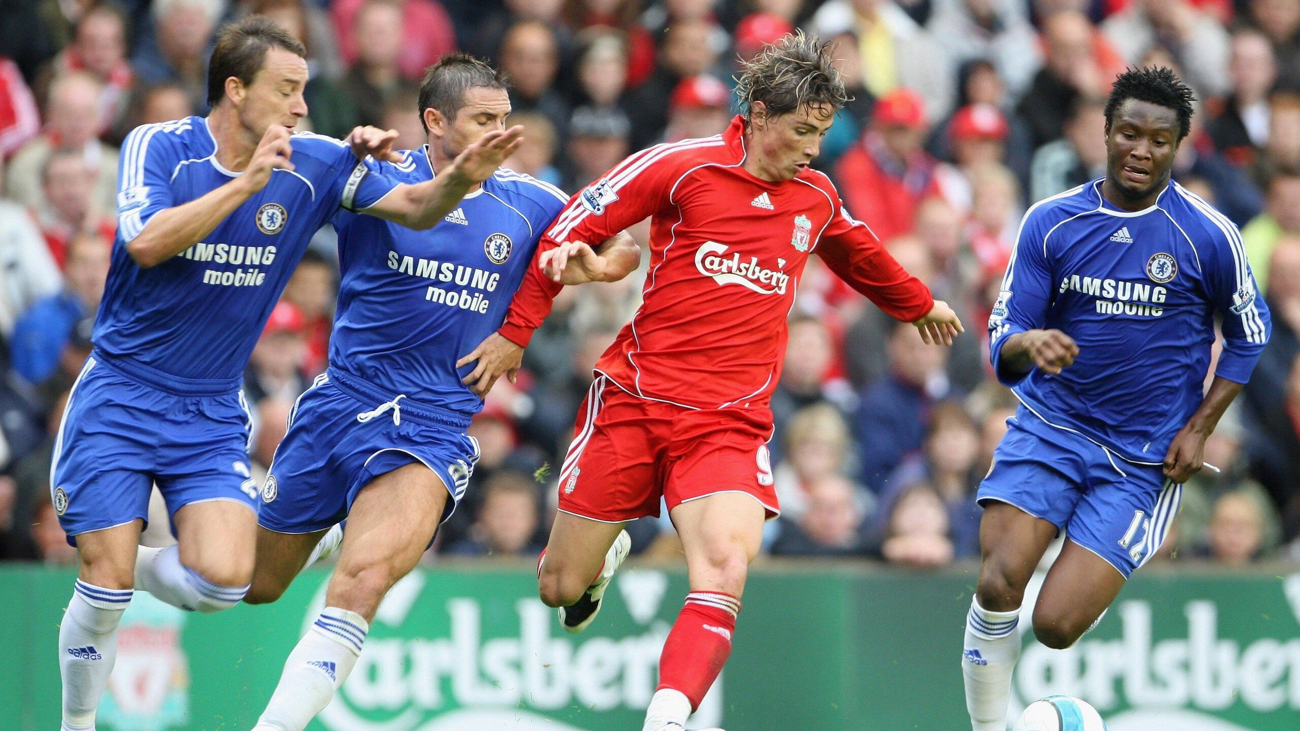 莫莉·奥卡拉汉展现强大爆发力，莫利卡拉汉